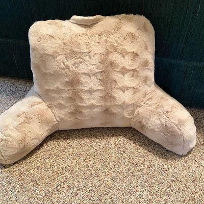 M80: Pair Of Pillows