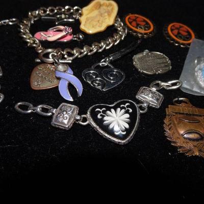 Silver tone Charms, Bracelet, Pins & Pieces Lot 21