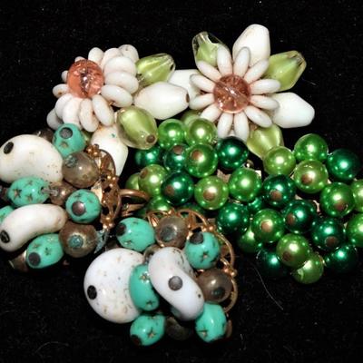 Mid Century Emerald Green Cluster Clip On Earrings, Western Germany, Japan, Glass, Pearls Beads (4) 