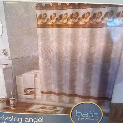 M70: Lot Of Angel Bathroom Rug/Shower Curtain And More