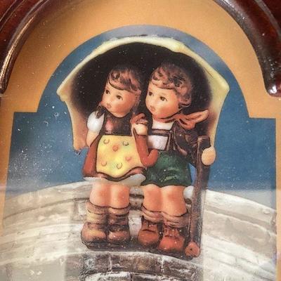 K90: Hummel Stormy Weather Clock, Collectors books and more