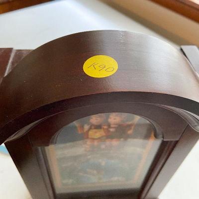 K90: Hummel Stormy Weather Clock, Collectors books and more