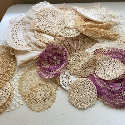K97:  Vintage Doilies and Linens Lot
