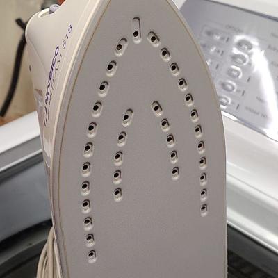 C60:  Norelco Steam 518 Iron