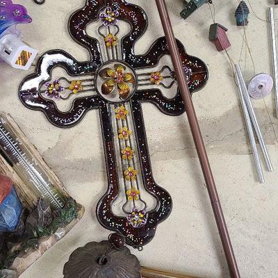 C65:  Humming Bird and Butterfly Wind Spinners and Outdoor Decor