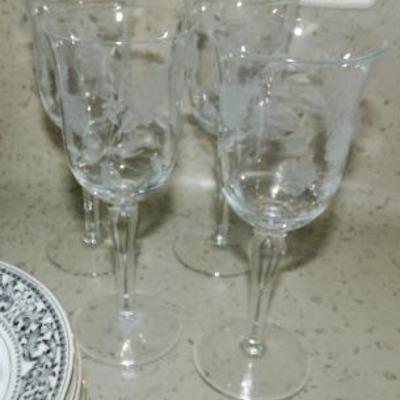 H-32  CHINA DINNERWARE & CRYSTAL STEMWARE