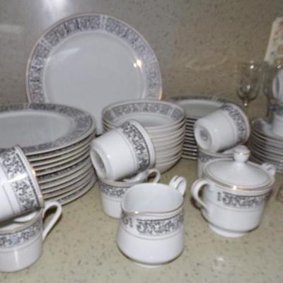 H-32  CHINA DINNERWARE & CRYSTAL STEMWARE