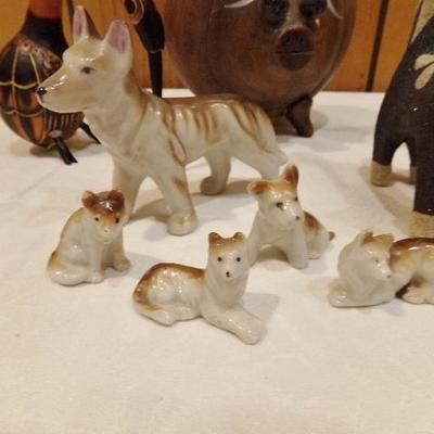 H-39  SMALL COLLECTIBLES