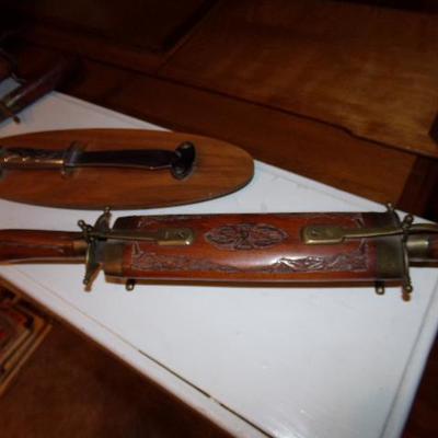 H-44  CARVING KNIVES & FORKS, FIXED BLADE KNIFE