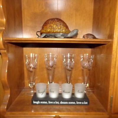 H-47  TURTLE TABLE LIGHT AND MORE