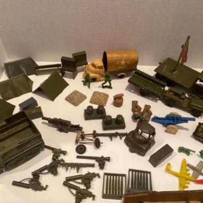 605: Lot of Antique Army Toys 