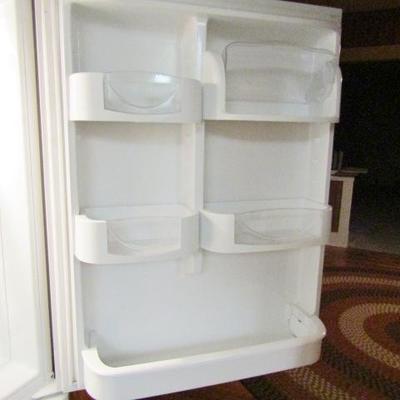 H-68  MAYTAG REFRIGERATOR
