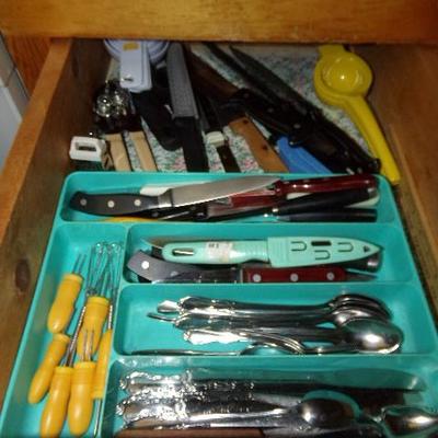 H-70  KITCHEN UTENSILS, CUTLERY & FLATWARE