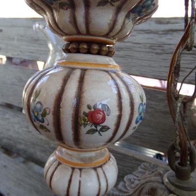 LOT 102  VINTAGE LIGHT FIXTURE. (SG)