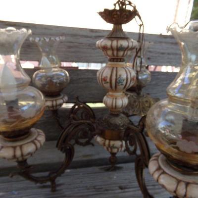 LOT 102  VINTAGE LIGHT FIXTURE. (SG)