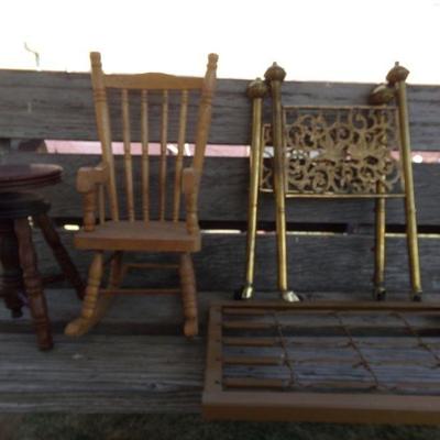 LOT 103  DOLL FURNITURE