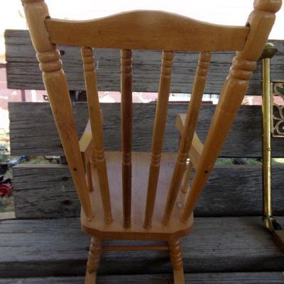 LOT 103  DOLL FURNITURE