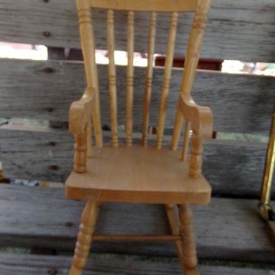 LOT 103  DOLL FURNITURE