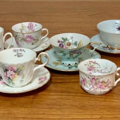 Lot 36 - Vintage Porcelain Collector's Teacups & Saucers