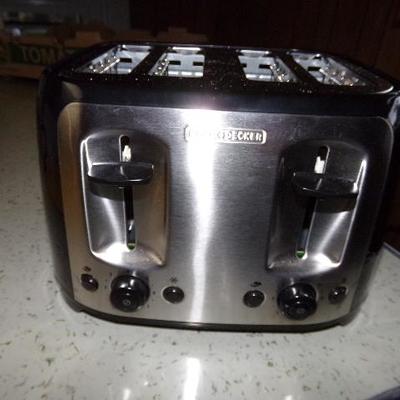 H-77  SMALL KITCHEN APPLIANCES AND DECOR