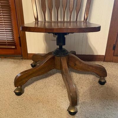 Small Oak Spindle Back Desk Chair