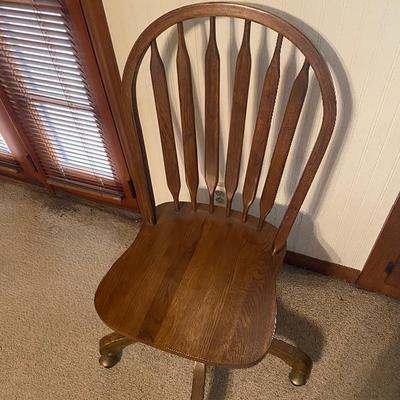 Small Oak Spindle Back Desk Chair