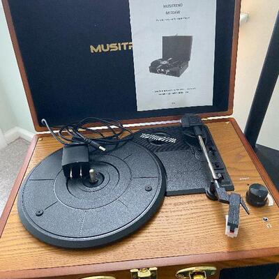 O1: Musitrend Travel Turntable