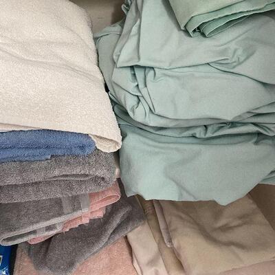 O2: Lot of Sheets and Towels