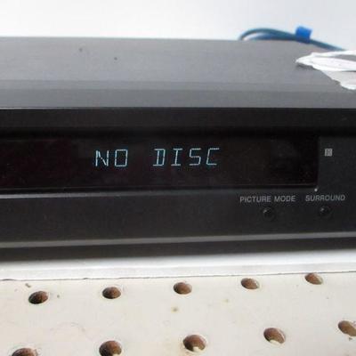 Lot 35 - Sony DVP-NS315 DVD/ CD/ player, Digital/ Analog 