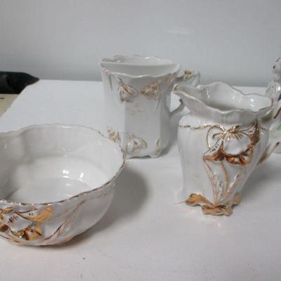 Lot 56 - Porcelain Ceramic Home Decor Items
