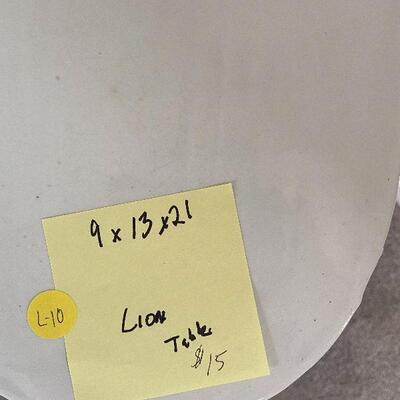 L10: Griffen Porccelain Plant Stand