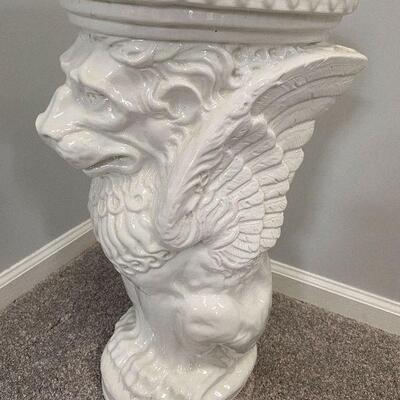 L10: Griffen Porccelain Plant Stand