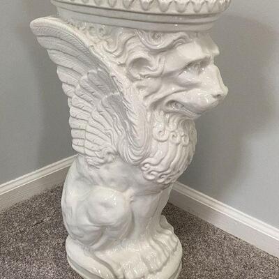 L10: Griffen Porccelain Plant Stand