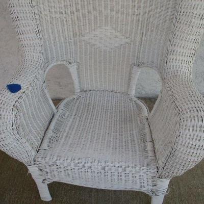 Lot 101 - White Wicker Chair 