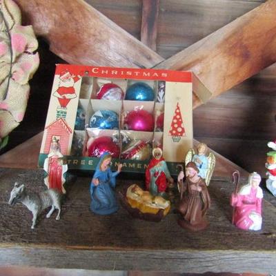 SG-1  CHRISTMAS/HOLIDAY DECORATIONS  