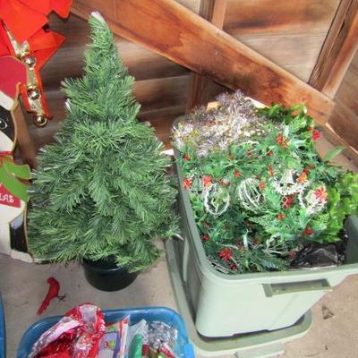 SG-1  CHRISTMAS/HOLIDAY DECORATIONS  