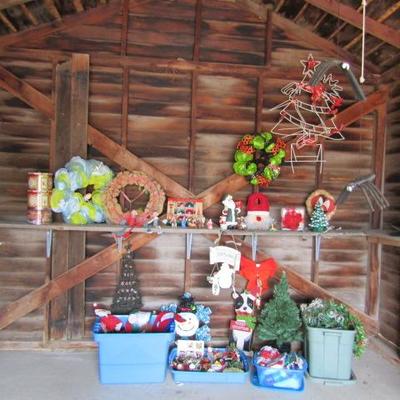 SG-1  CHRISTMAS/HOLIDAY DECORATIONS  