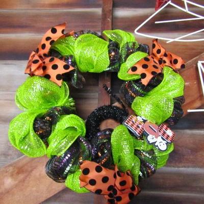 SG-1  CHRISTMAS/HOLIDAY DECORATIONS  