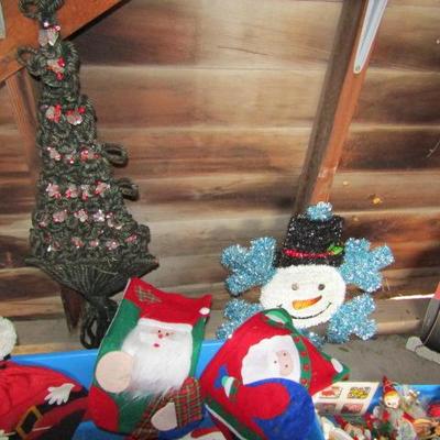 SG-1  CHRISTMAS/HOLIDAY DECORATIONS  