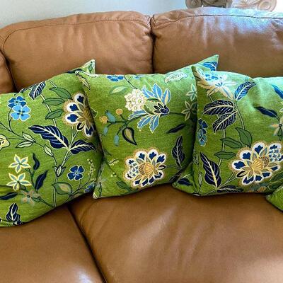 F23: Set of 4 Line Green Pillows