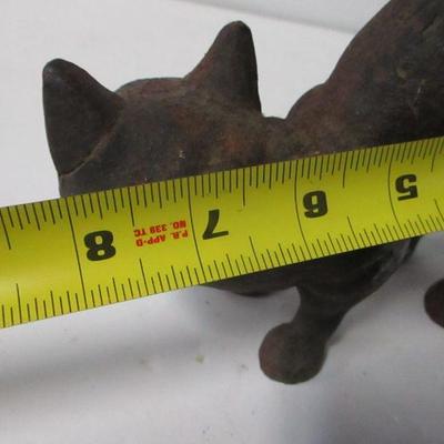 Lot 117 - Vintage Cast Iron Cat with Flat Screw