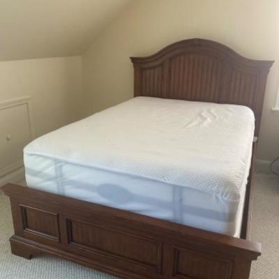 106: Wyndwood Full Size Bed 