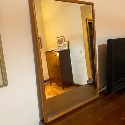 218 Wooden Frame Dresser Mirror