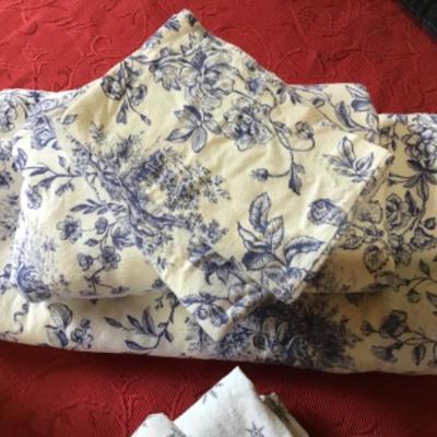 229  4 Sets of Queen Size Sheets
