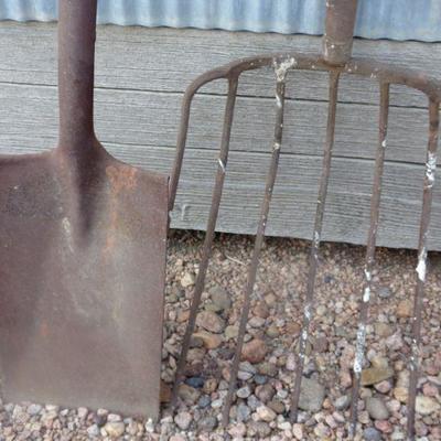 BB-8  VARIOUS PITCH FORKS AND SHOVEL   