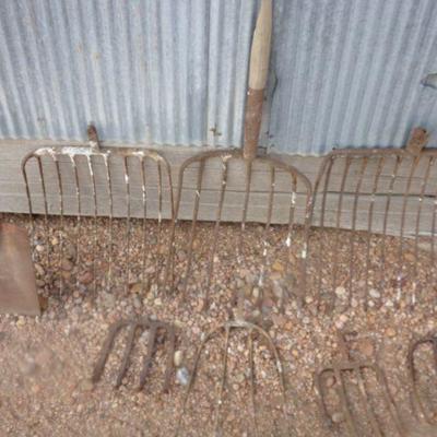 BB-8  VARIOUS PITCH FORKS AND SHOVEL   