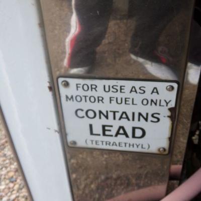 BB-9  OLD CONOCO GAS PUMP  