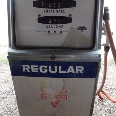 BB-9  OLD CONOCO GAS PUMP  