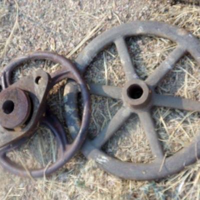 BB-11  LARGE LOT OF VARIOUS FARMING PARTS