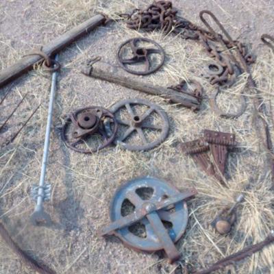 BB-11  LARGE LOT OF VARIOUS FARMING PARTS